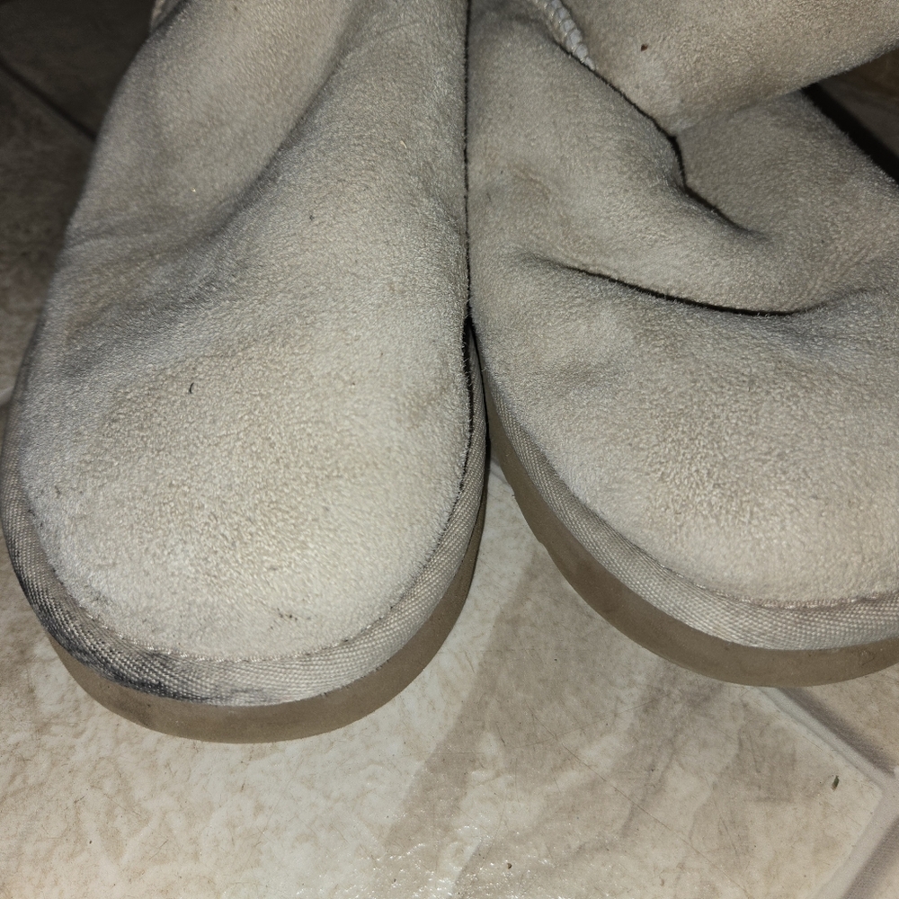 Ugg womens short boots with button
